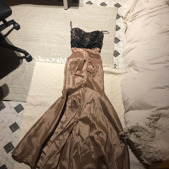 Black and gold/tan prom dress Le Château - Picture 7 of 7